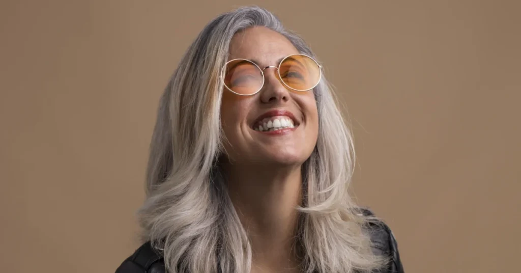 Como-Tirar-o-Amarelado-do-Cabelo-Grisalho